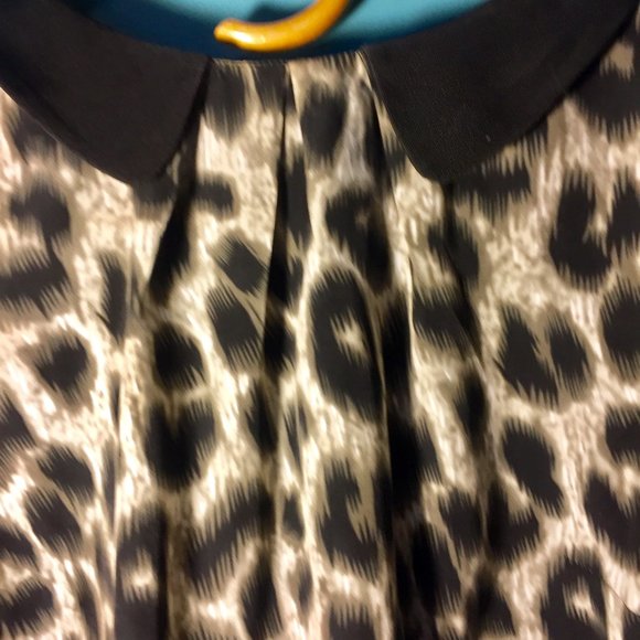 Darling Leopard Print Blouse - Picture 3 of 7